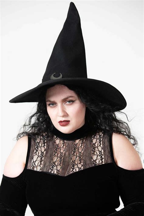 Dark witch hat by killstar